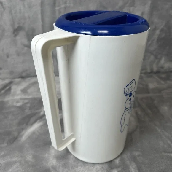 Vintage Pillsbury Doughboy 80 oz White Plastic Pitcher W/ Blue Lid - Picture 3 of 10